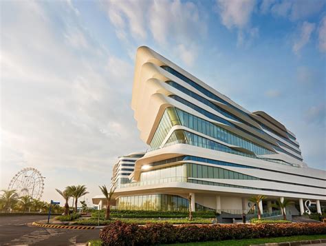 8 Best Manila Hotels Near Mall of Asia (MOA) .